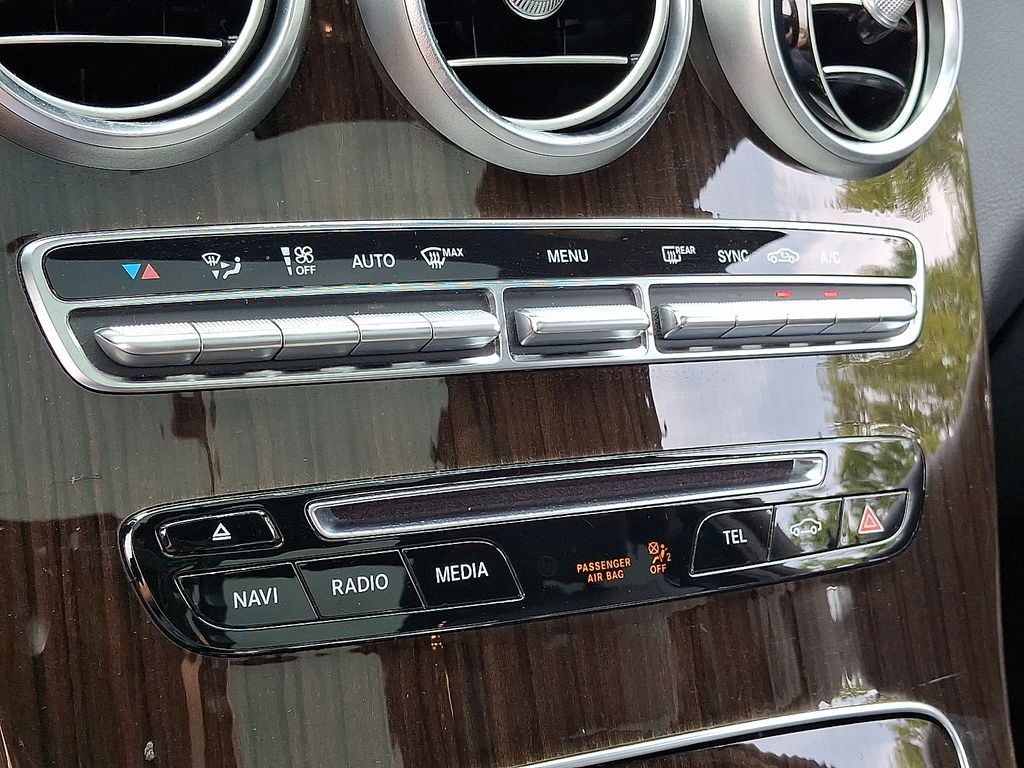 Thumbnail: 2019 Mercedes-Benz GLC - 16