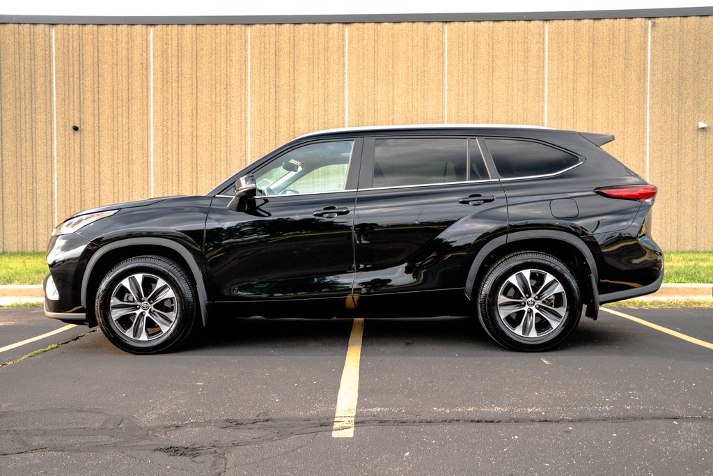 Used 2023 Toyota Highlander SUV