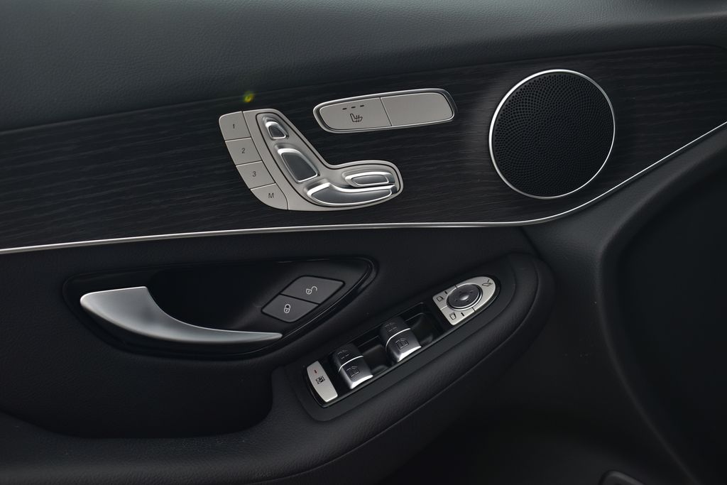 Thumbnail: 2022 Mercedes-Benz GLC - 12