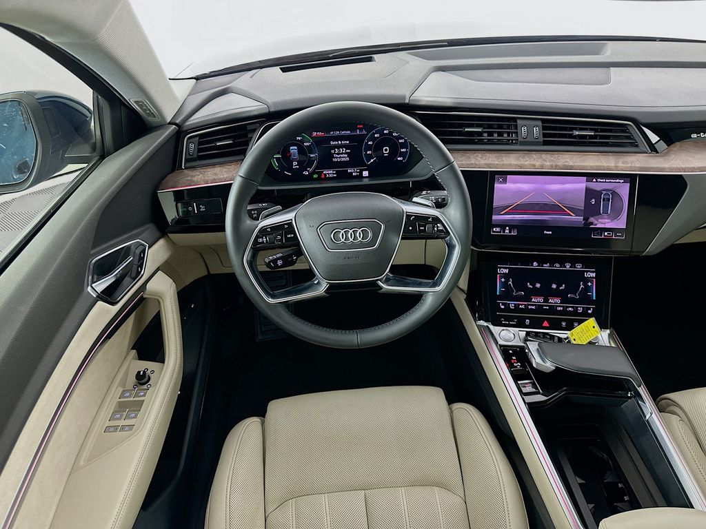 Thumbnail: 2019 Audi e-tron - 23