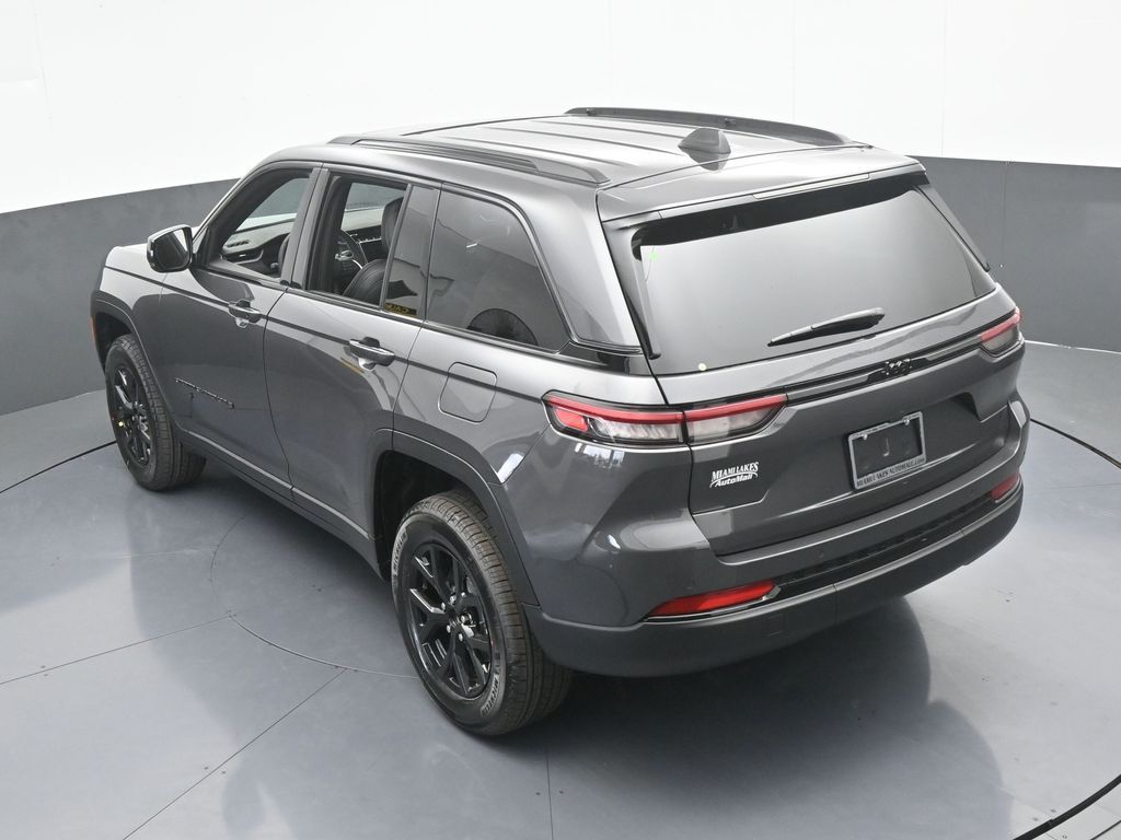 New 2025 Baltic Gray Metallic Clearcoat Jeep Altitude X image 43