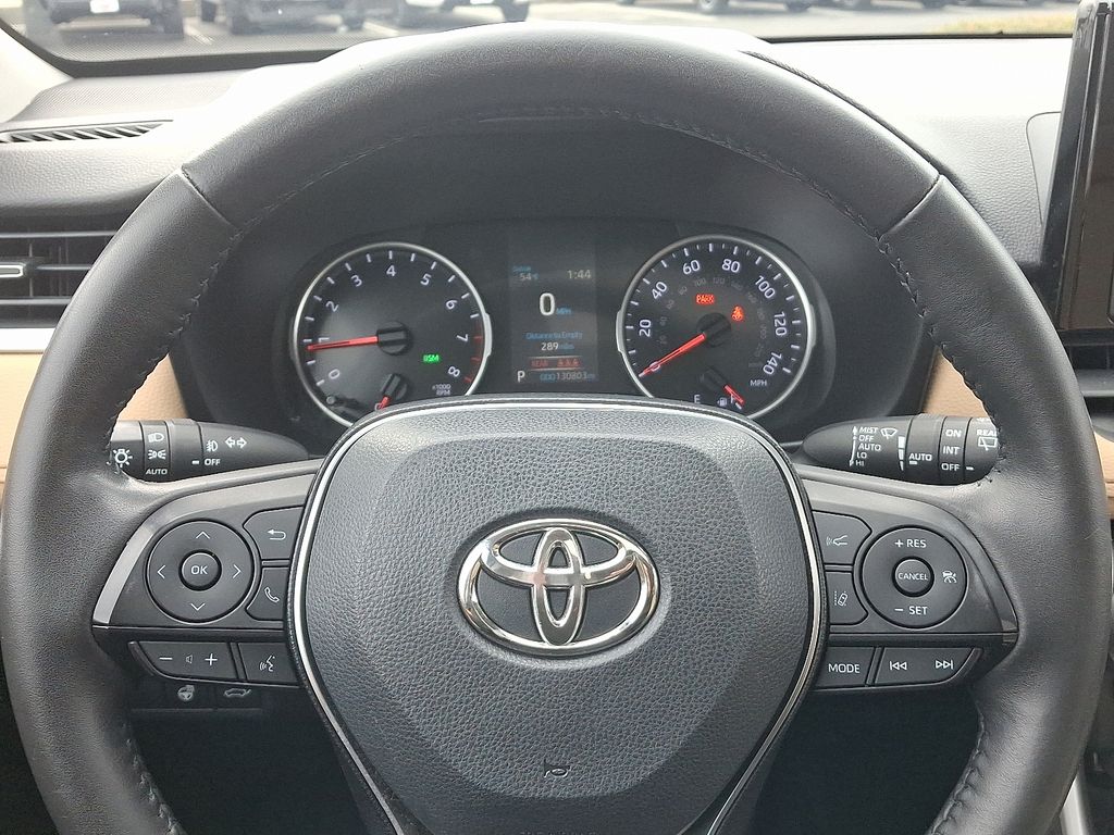 Thumbnail: 2019 Toyota RAV4 - 20