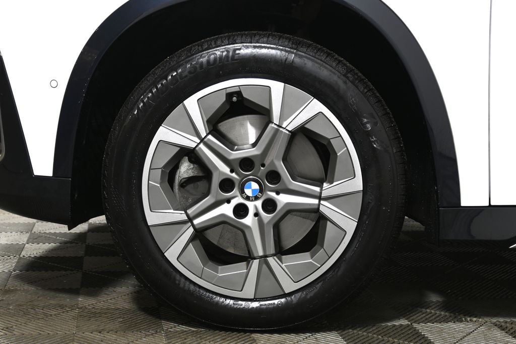 Thumbnail: 2023 BMW X1 - 12