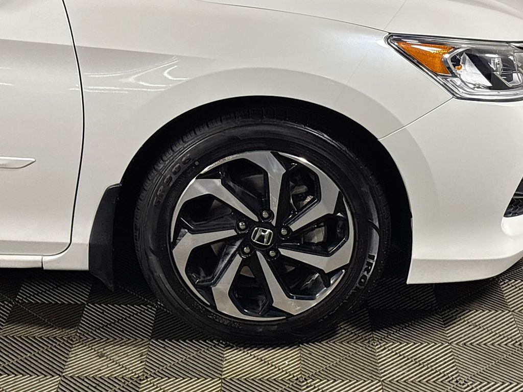 Accord Sedan EX-L w/Navigation and Honda Sensing