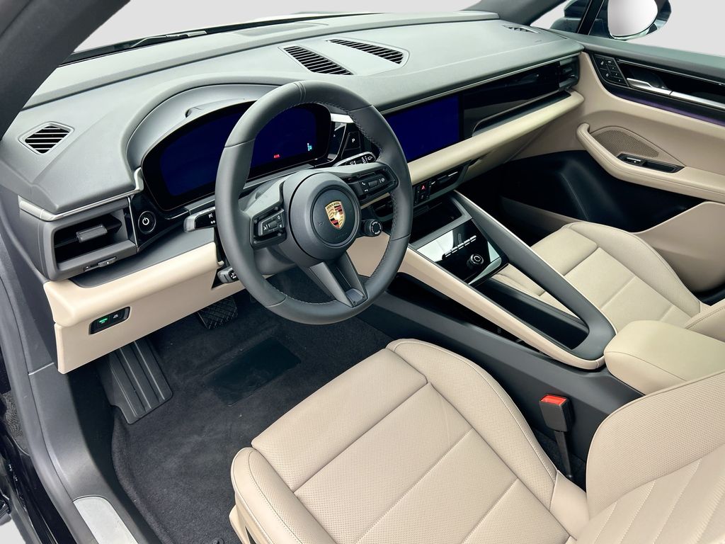 Thumbnail: 2025 Porsche Macan - 4