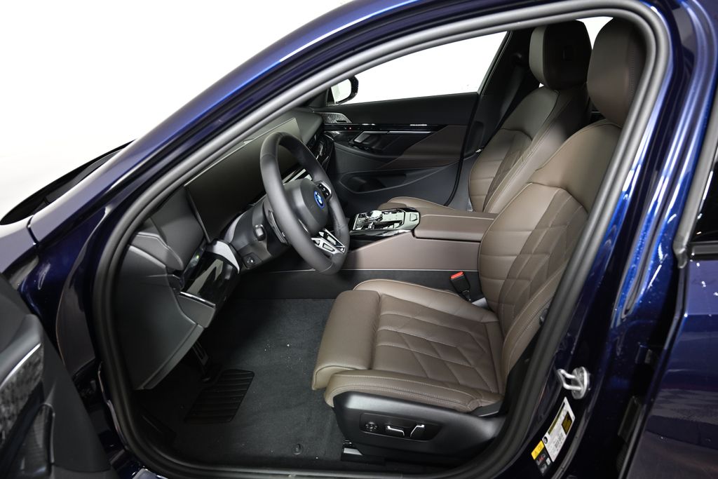 Thumbnail: 2026 BMW 5 Series - 14