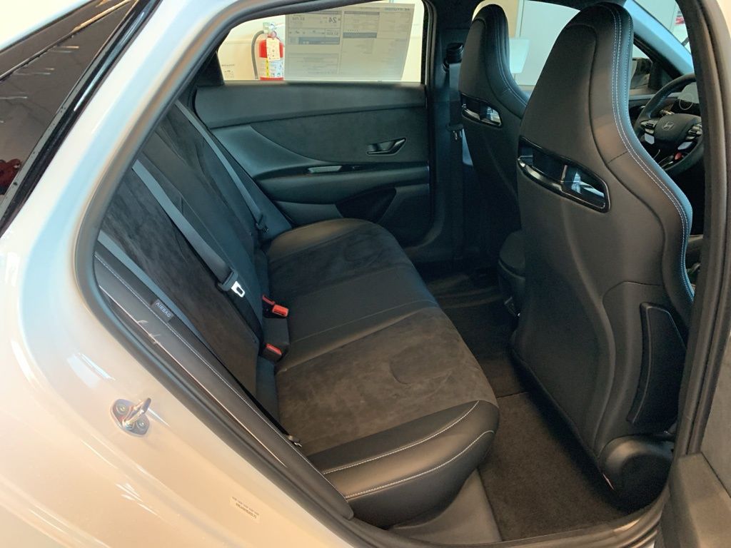 New 2025 White Hyundai Base image 9