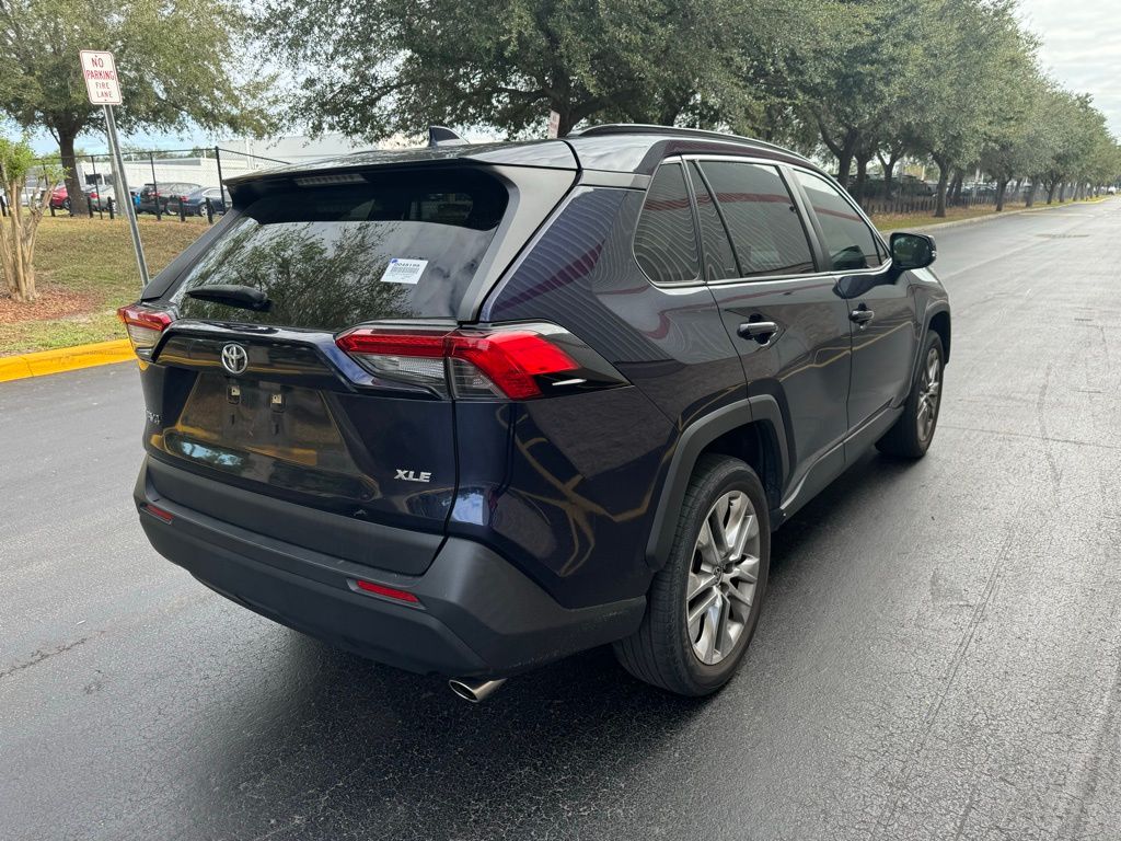 2020 Toyota RAV4 XLE Premium 5