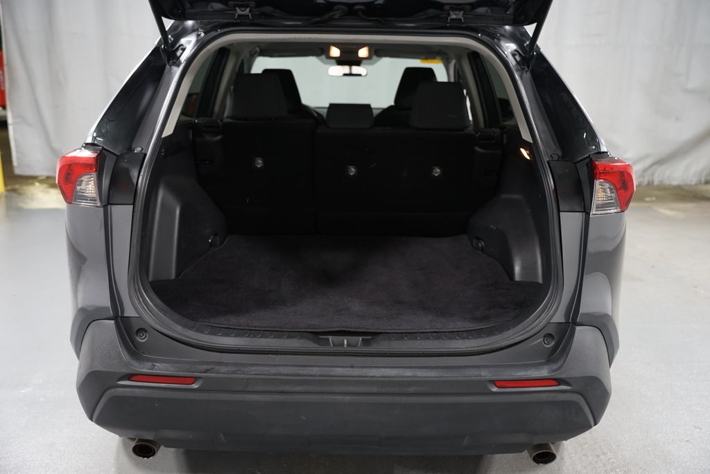 Thumbnail: 2021 Toyota RAV4 - 31