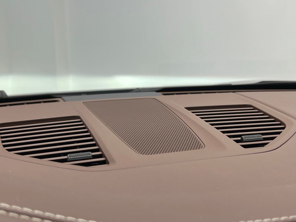 Thumbnail: 2024 Porsche 911 - 13