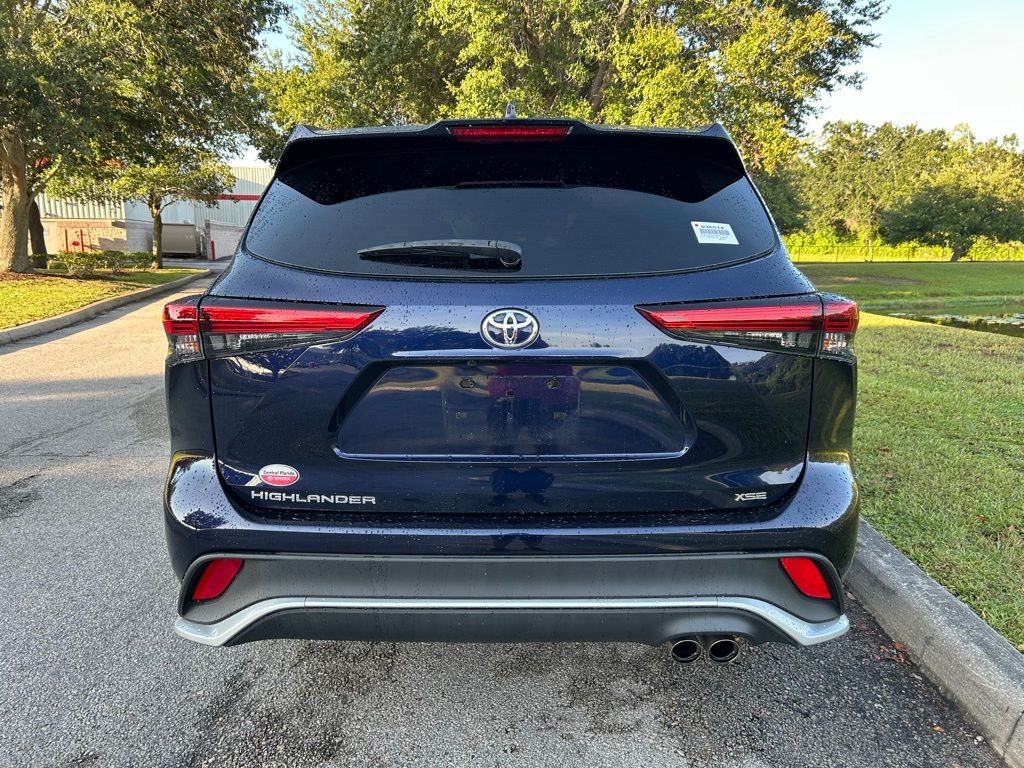 Thumbnail: 2021 Toyota Highlander - 4