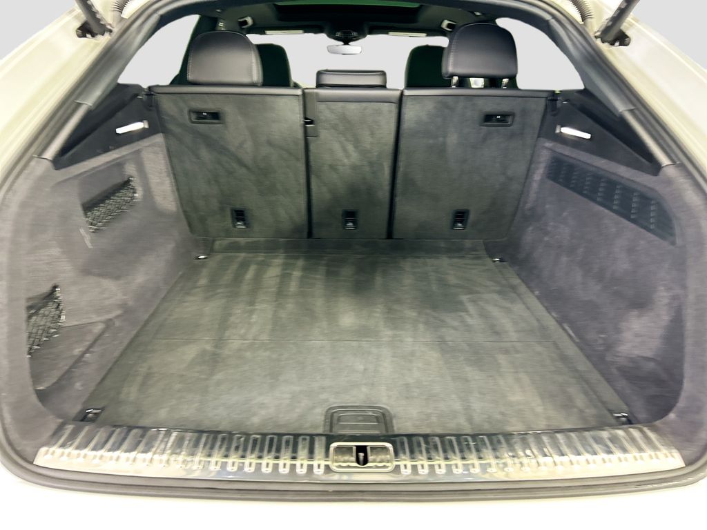 Thumbnail: 2025 Audi Q8 - 27