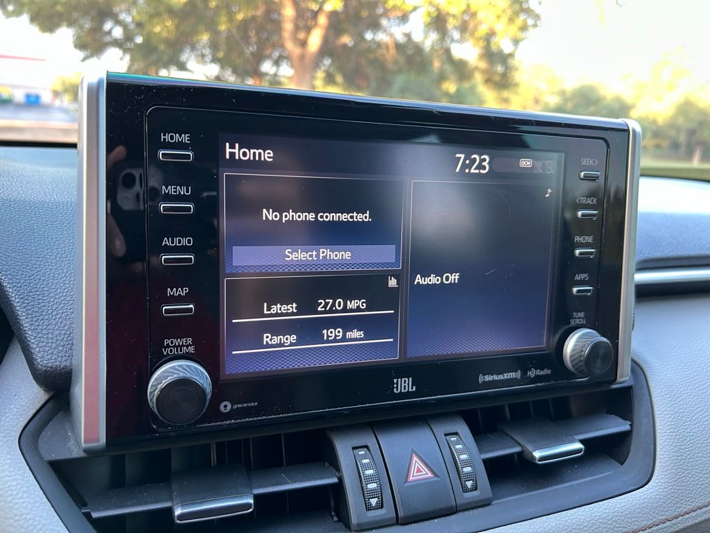 2019 Toyota RAV4 XLE Premium 24