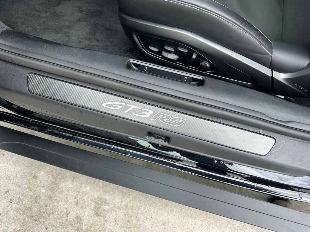 Thumbnail: 2025 Porsche 911 - 23