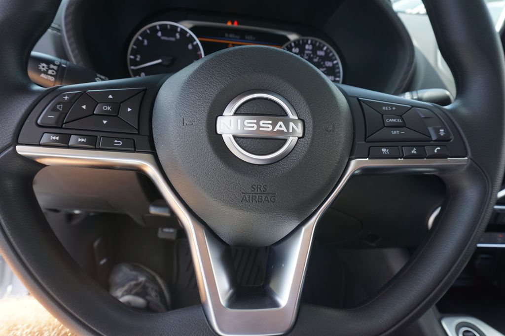 2024 Nissan Sentra SV 17