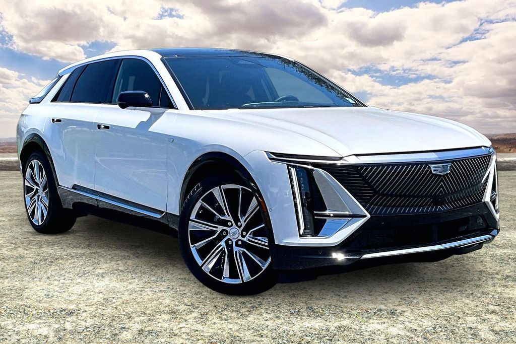 Crystal White Tricoat 2025 Cadillac LYRIQ Luxury 3 AWD SUV / Crossover All-Wheel Drive 1-Speed Automatic
