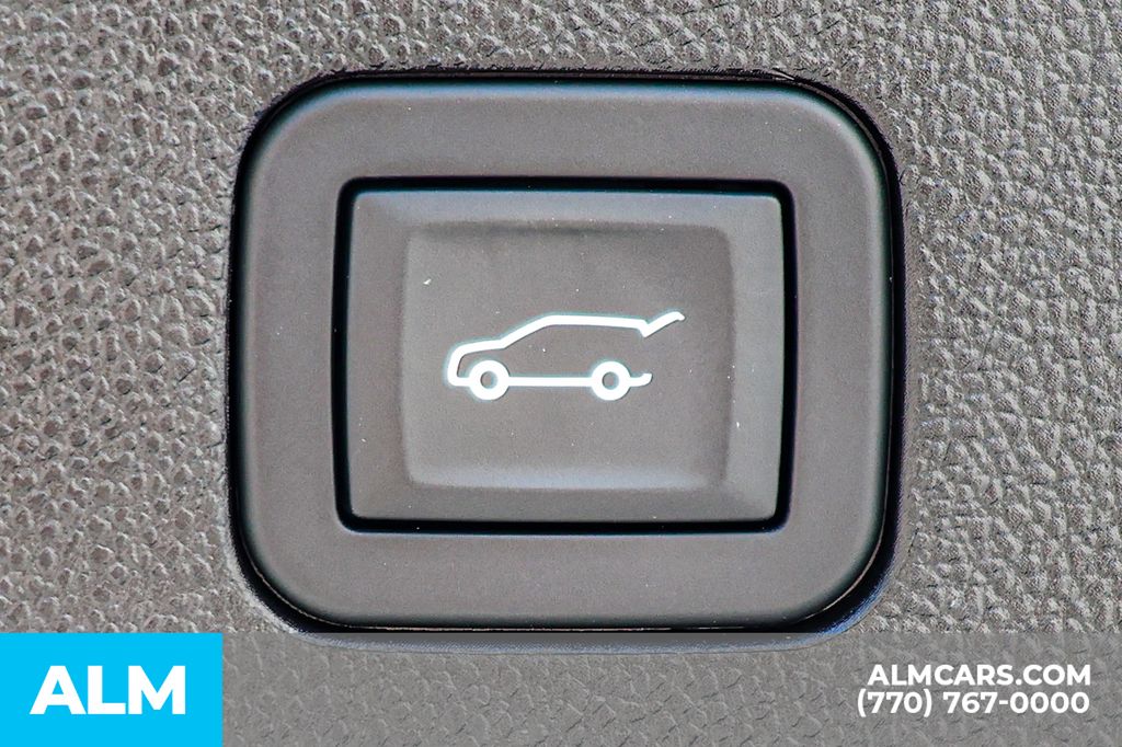 Used 2025 Black Chevrolet LT image 24