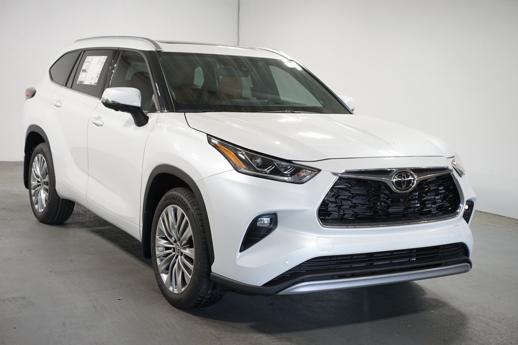 Thumbnail: 2026 Toyota Highlander - 3