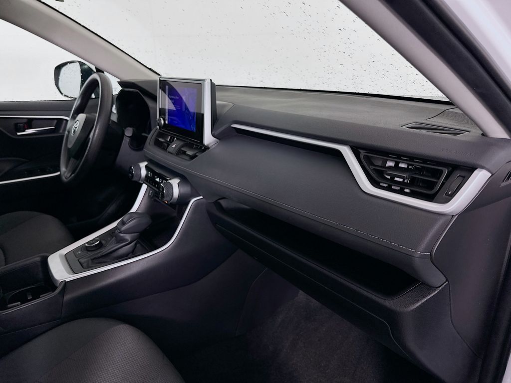 Thumbnail: 2024 Toyota RAV4 - 28