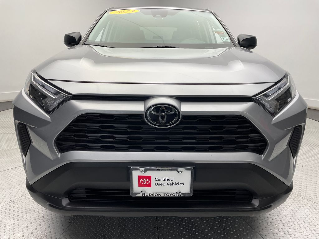 2023 Toyota RAV4 LE 2