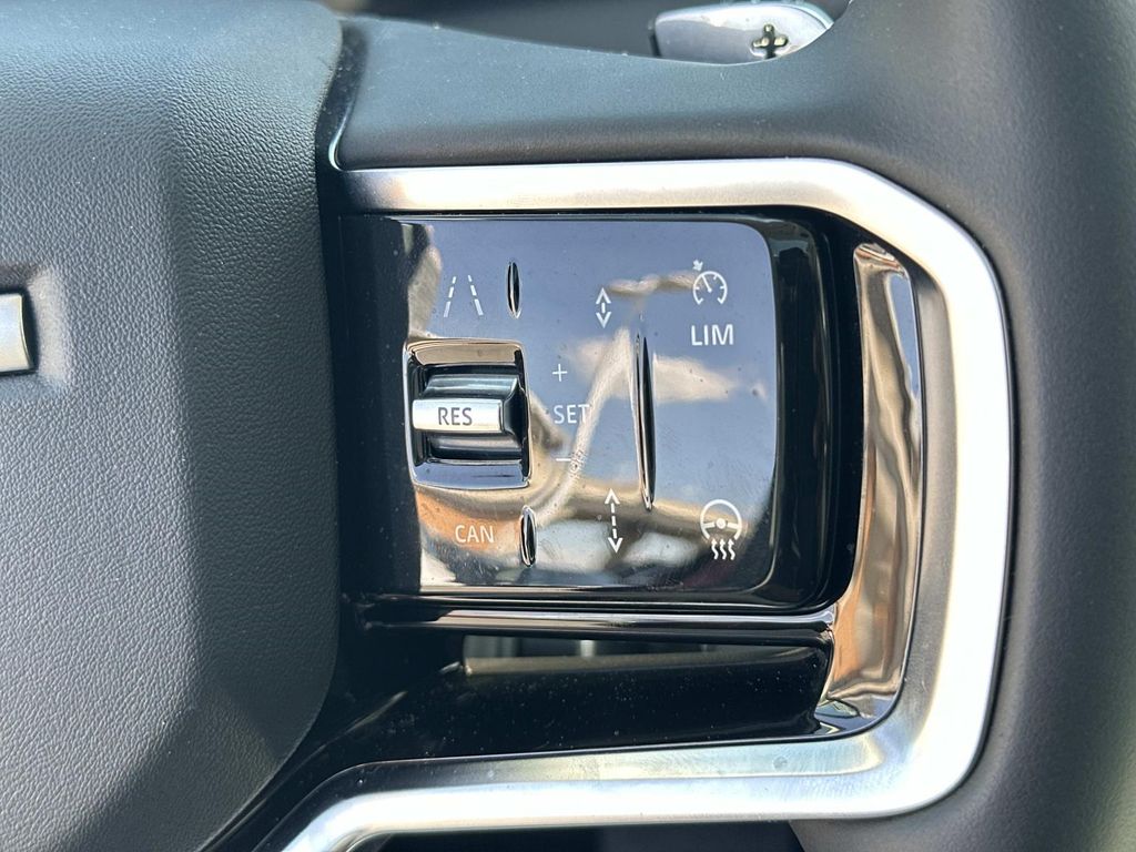 Thumbnail: 2025 Land Rover Discovery Sport - 26