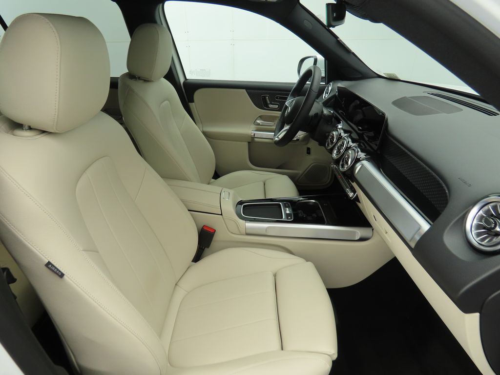 2025 Mercedes-Benz GLB 250 20