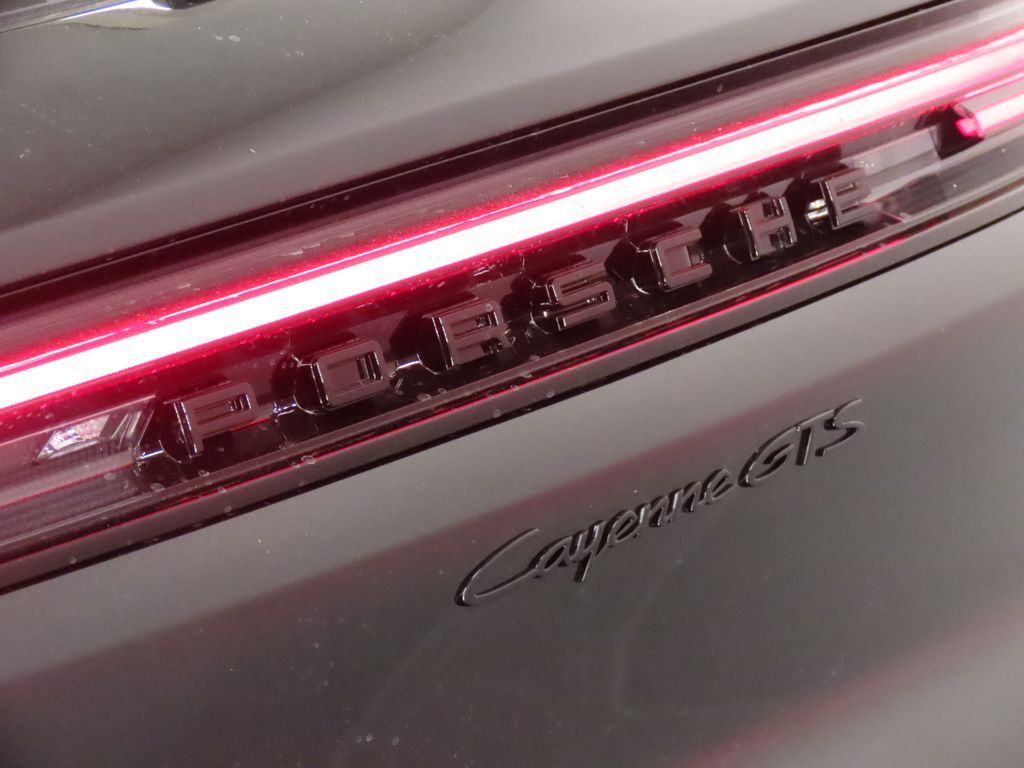 Thumbnail: 2026 Porsche Cayenne - 12