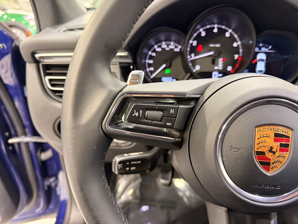 Thumbnail: 2022 Porsche Macan - 13