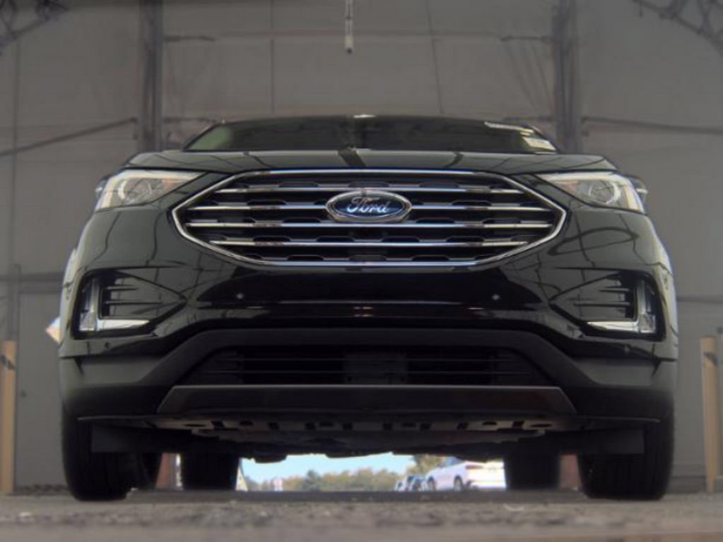 Used 2022 Black Ford Titanium image 3