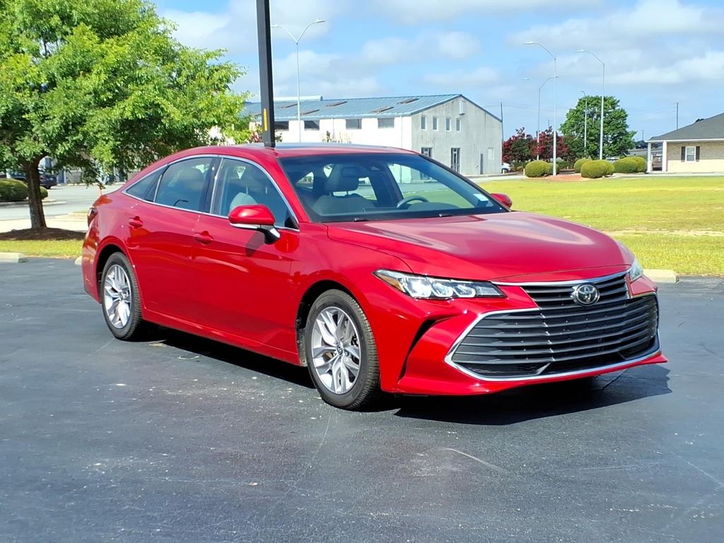 Pearl 2021 Toyota Avalon Sedan Front-Wheel Drive 8-Speed Automatic