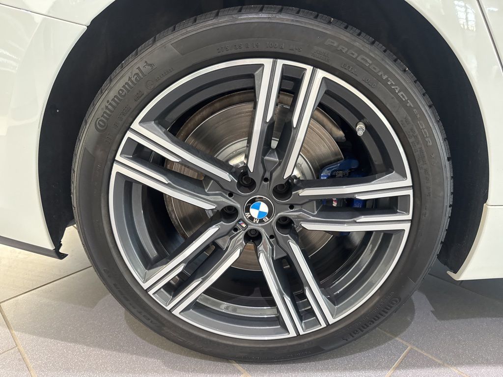 Thumbnail: 2022 BMW 8 Series - 12