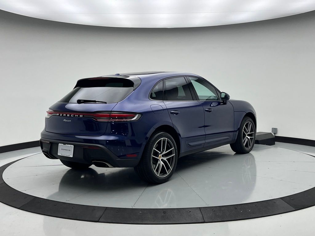 Thumbnail: 2025 Porsche Macan - 10