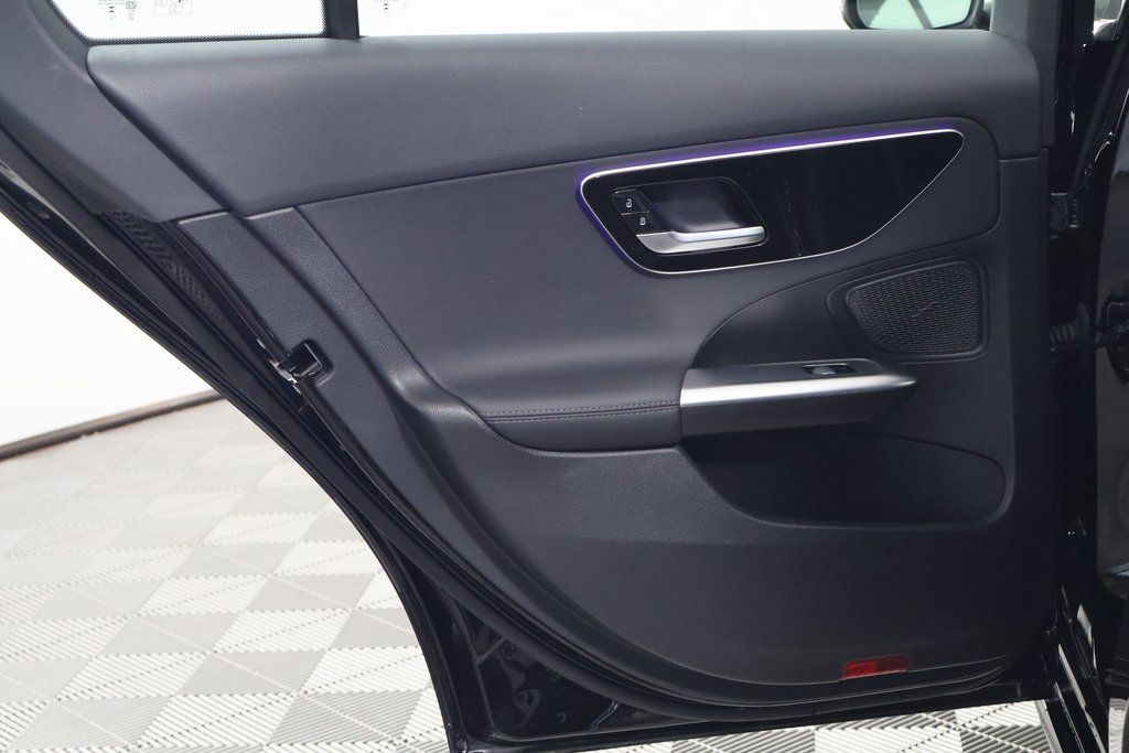 Thumbnail: 2025 Mercedes-Benz C-Class - 13