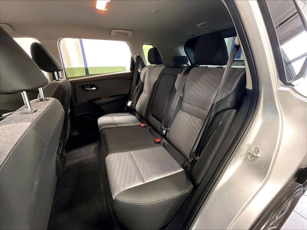 2023 Nissan Rogue — photo 15
