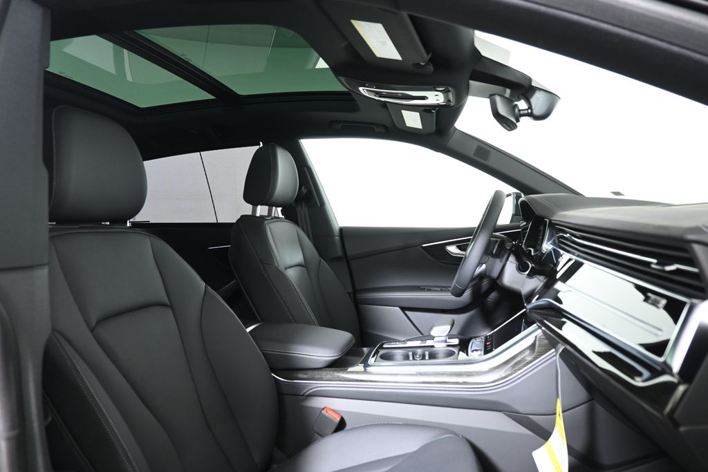 Thumbnail: 2026 Audi Q8 - 22