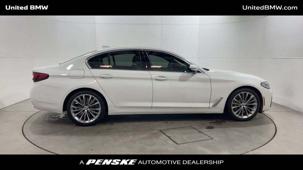 2021 BMW 5 Series 530i 9