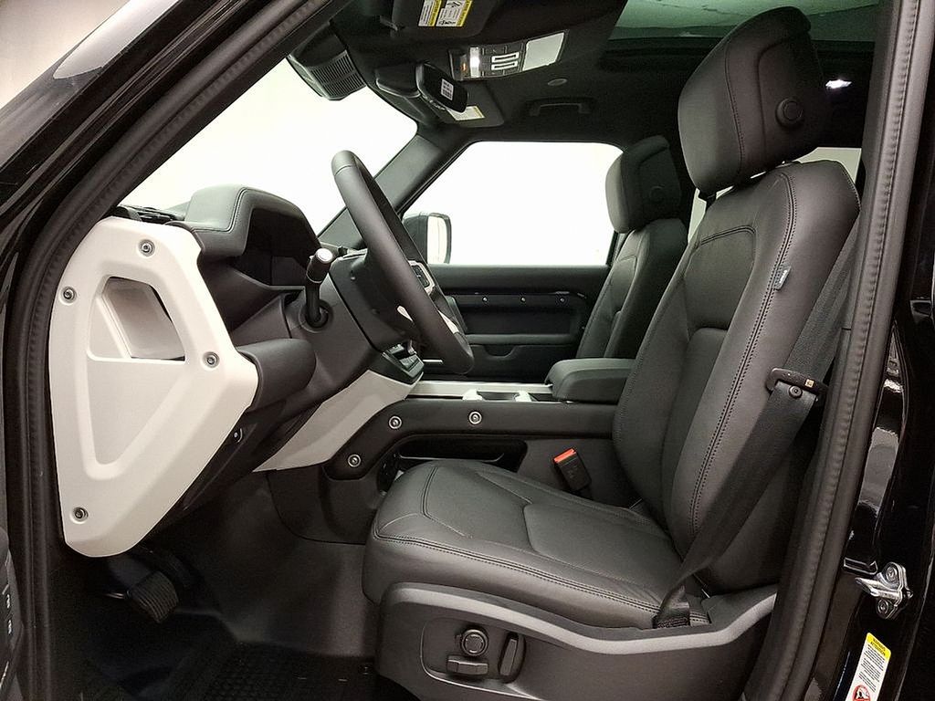 2025 Land Rover Defender 110 7