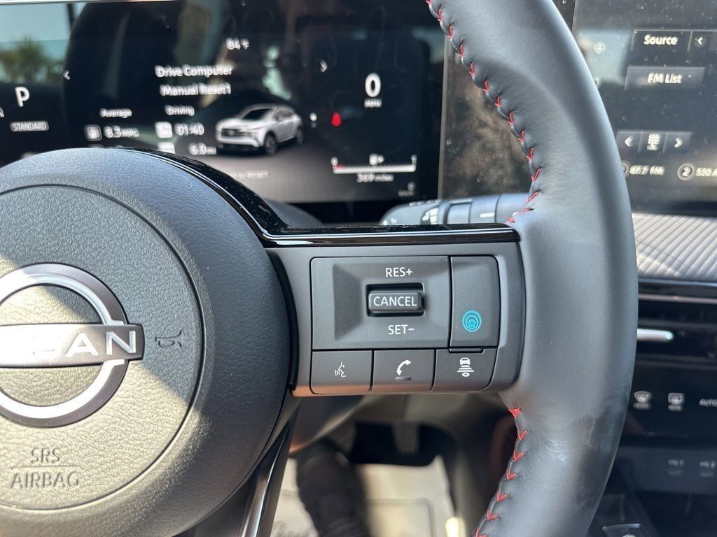 2025 Aspen White Tricoat Nissan Kicks SR FWD SUV