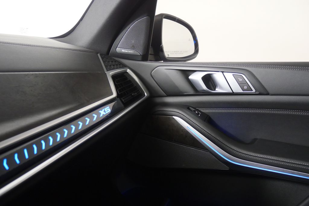Thumbnail: 2025 BMW X5 - 27