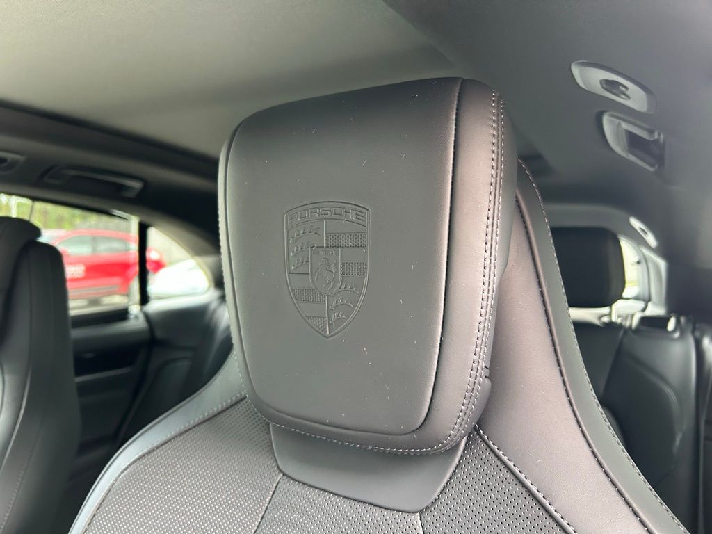 Thumbnail: 2025 Porsche Macan - 24