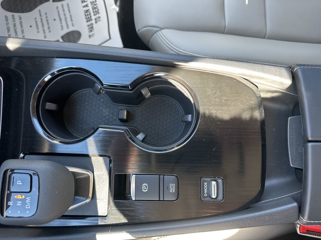 2024 Everest White Pearl Nissan Rogue SL FWD SUV