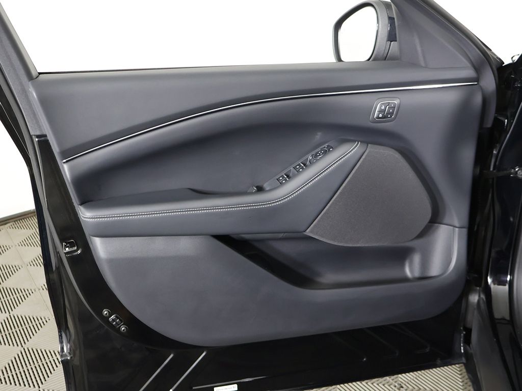 Used 2024 Black Ford Select image 23