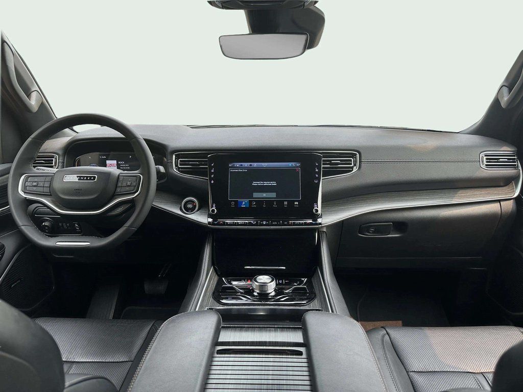 2023 Jeep Wagoneer L Series III - Photo 10