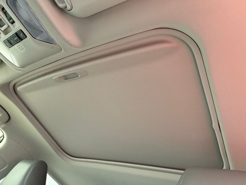 Thumbnail: 2021 Toyota RAV4 - 19