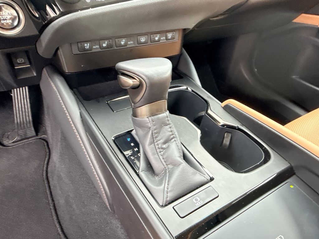 Thumbnail: 2025 Lexus ES - 20