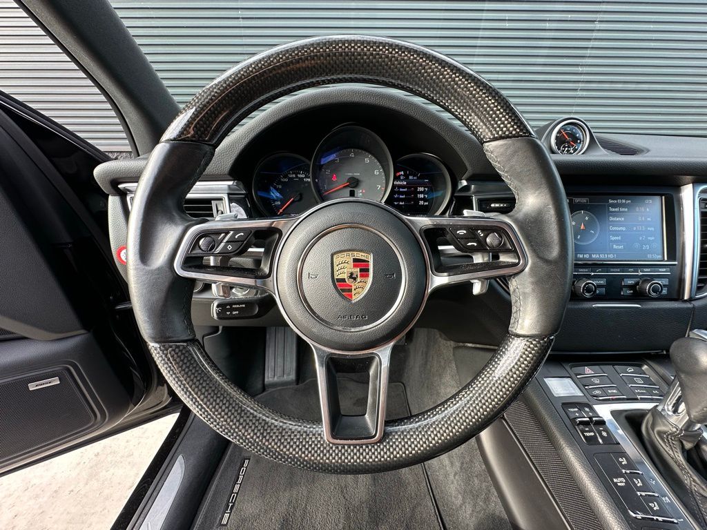 Thumbnail: 2016 Porsche Macan - 15