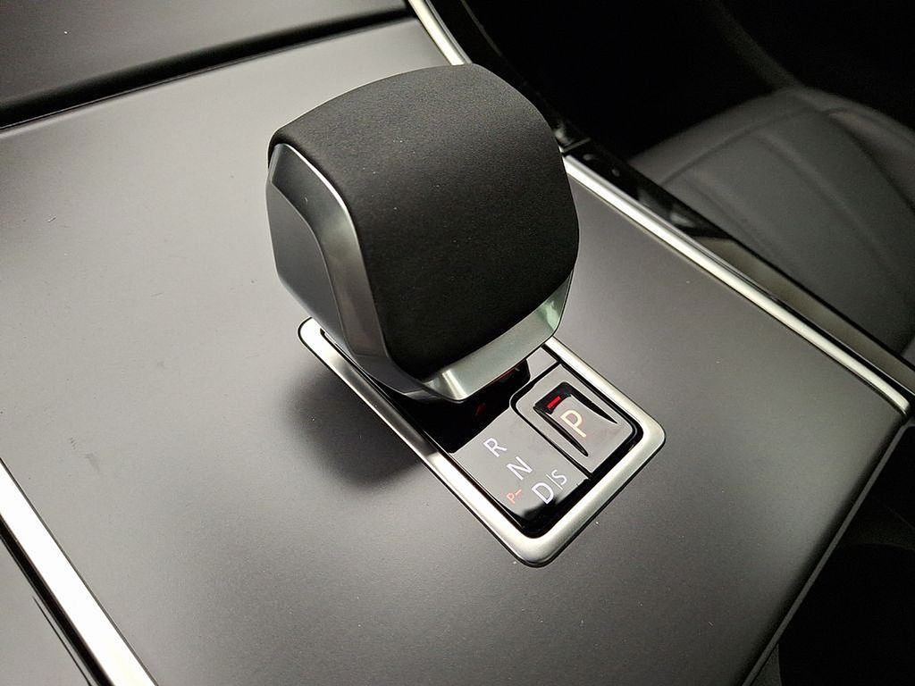 Thumbnail: 2026 Land Rover Range Rover Evoque - 10