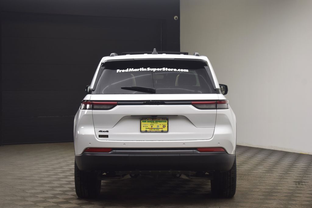 new 2026 Jeep Grand Cherokee car, priced at $48,485