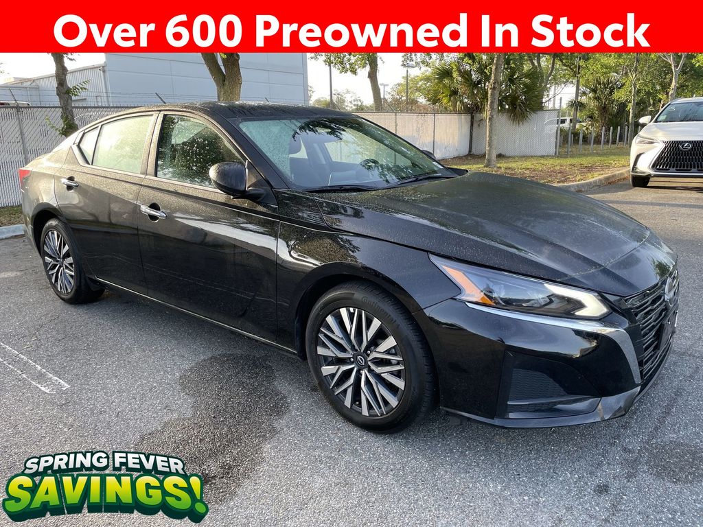 2025 Nissan Altima SV