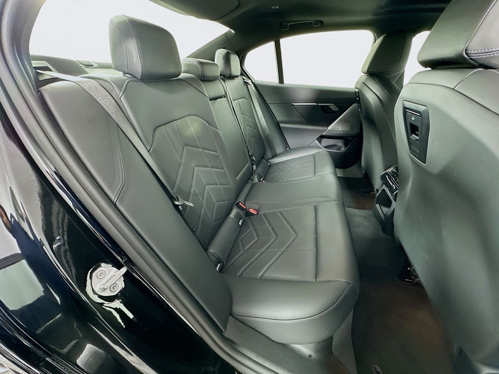 Thumbnail: 2025 BMW 5 Series - 28